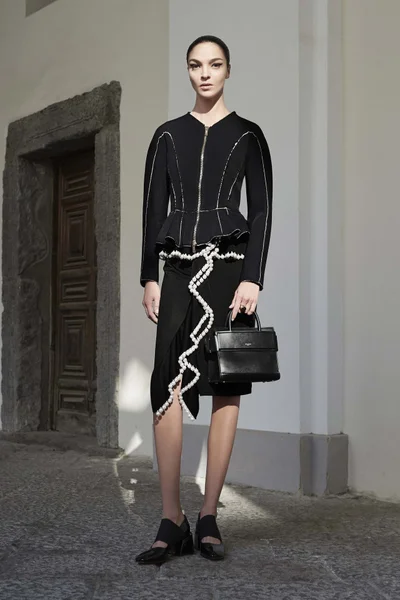 Look 4